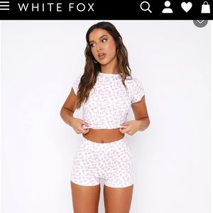 White fox SET TOP AND SHORTS stay sweet pink roses